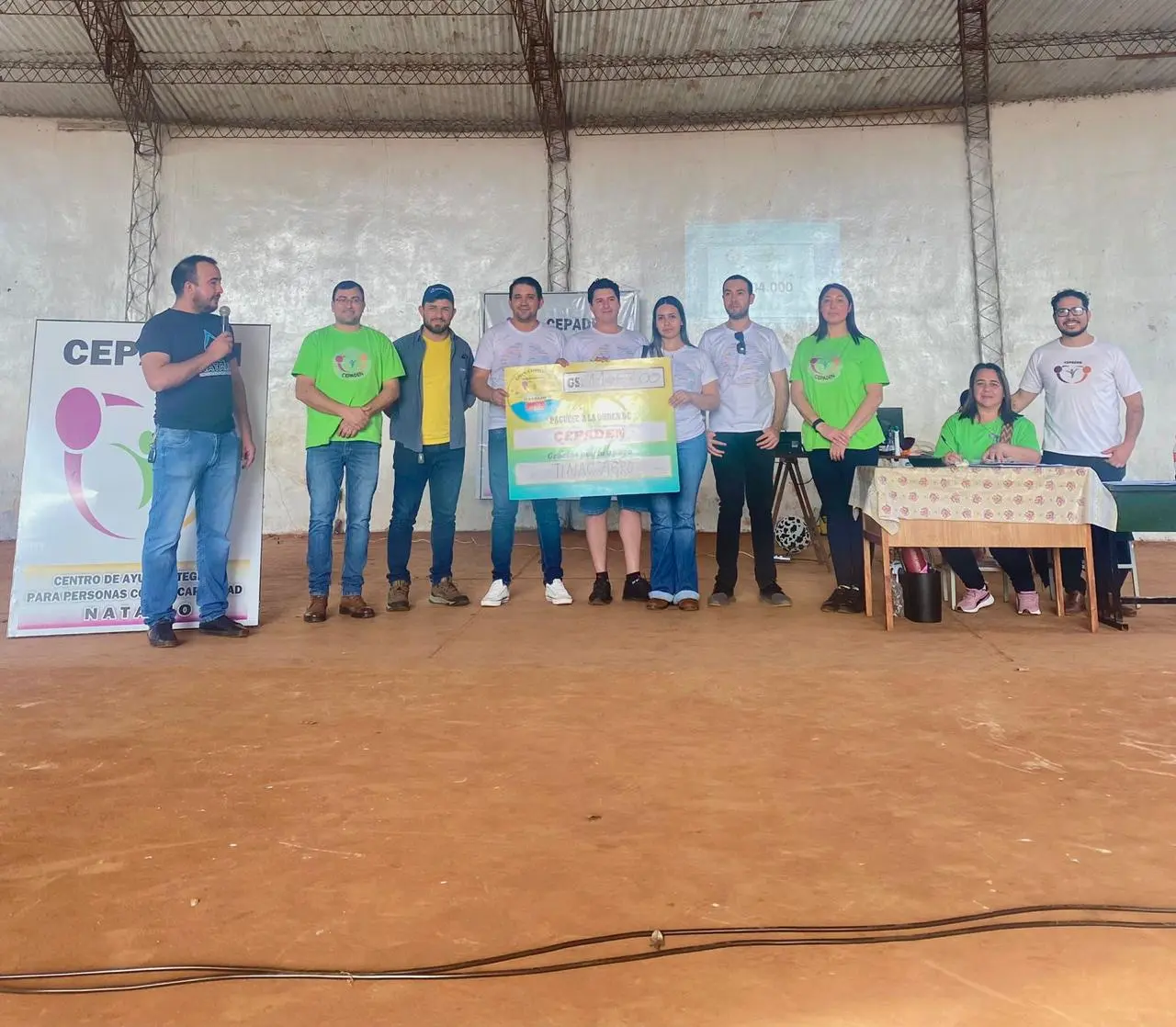 pvc abrazo julio 24 (5)